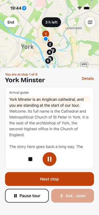 At a stop, the guide plays and the text follows the voice.